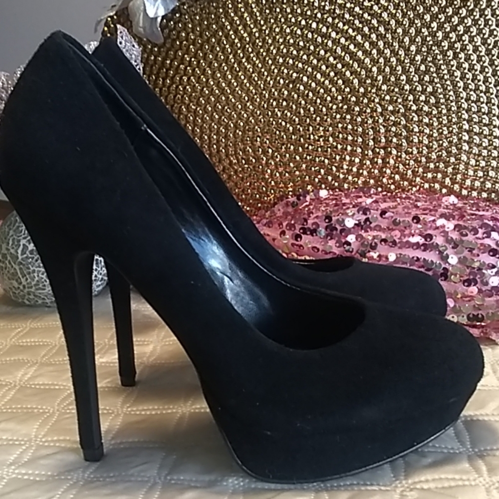 Kelsi Dagger Black Suede Platform Pumps